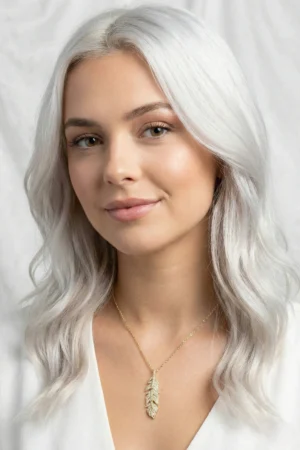 Yaprak Model Zirkon Taşlı Kadın Kolye