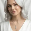 Yaprak Model Zirkon Taşlı Kadın Kolye