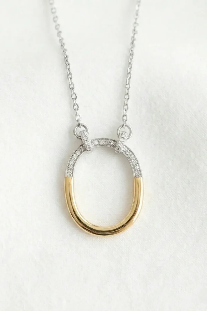 Oval Model Zirkon Taşlı Çelik Kolye Oval Model Zirkon Taşlı Çelik Kolye