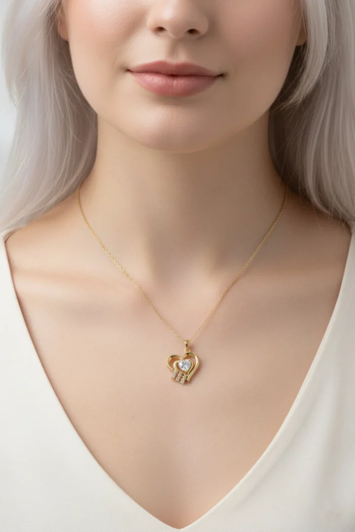 Kalp Model Zirkon Taşlı Çelik Kolye