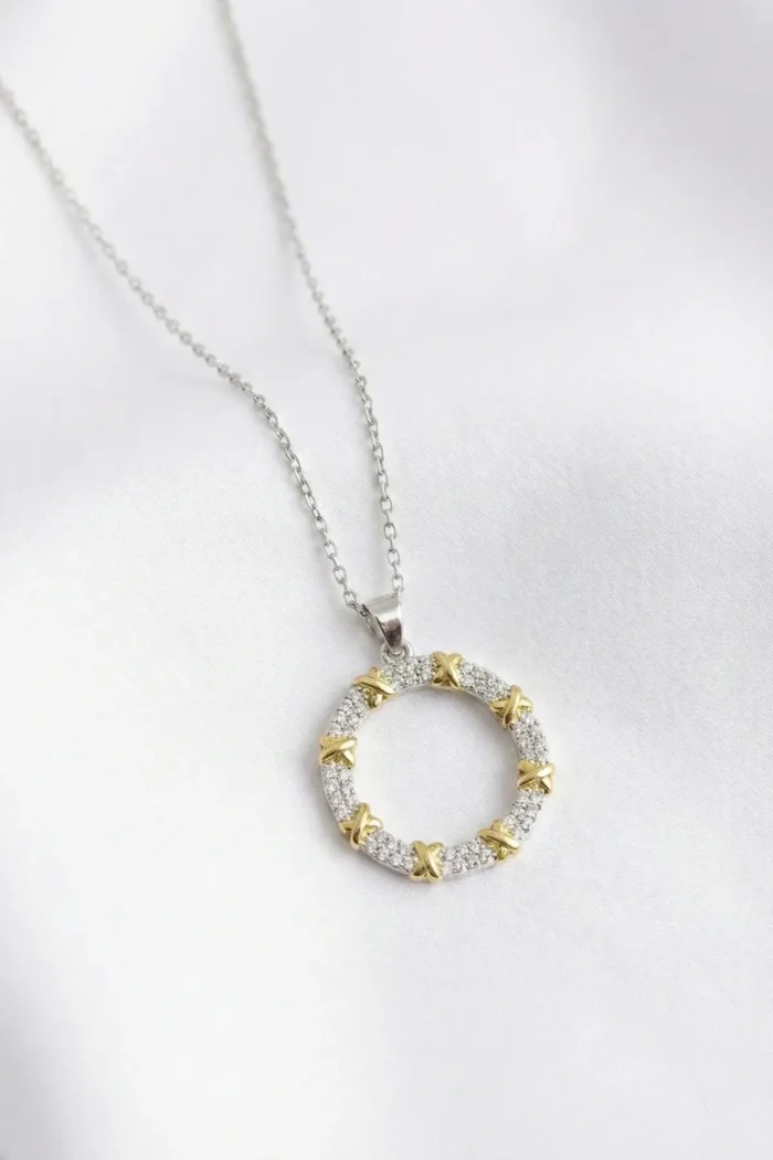 Xoxo Model Gold Detaylı Çelik Kolye