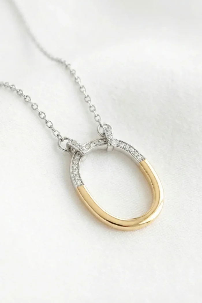 Oval Model Zirkon Taşlı Çelik Kolye Oval Model Zirkon Taşlı Çelik Kolye