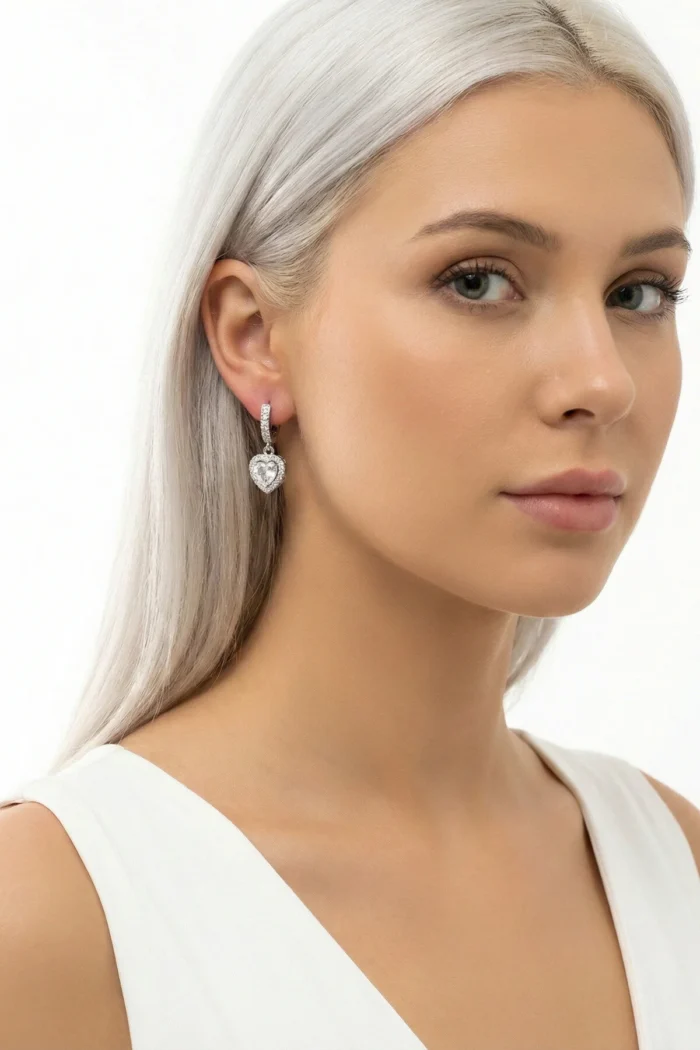 Kalp Model Zirkon Taşlı Çelik Küpe