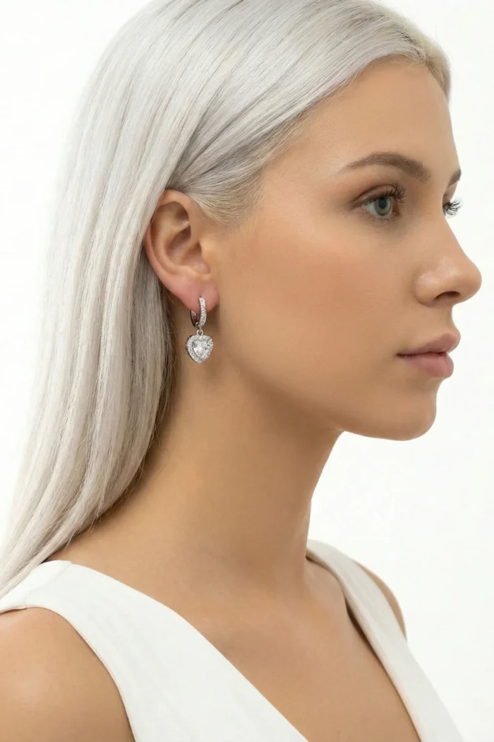 Kalp Model Zirkon Taşlı Çelik Küpe