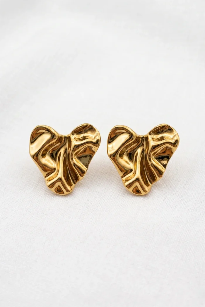 Dalgalı Kalp Model Çelik Küpe