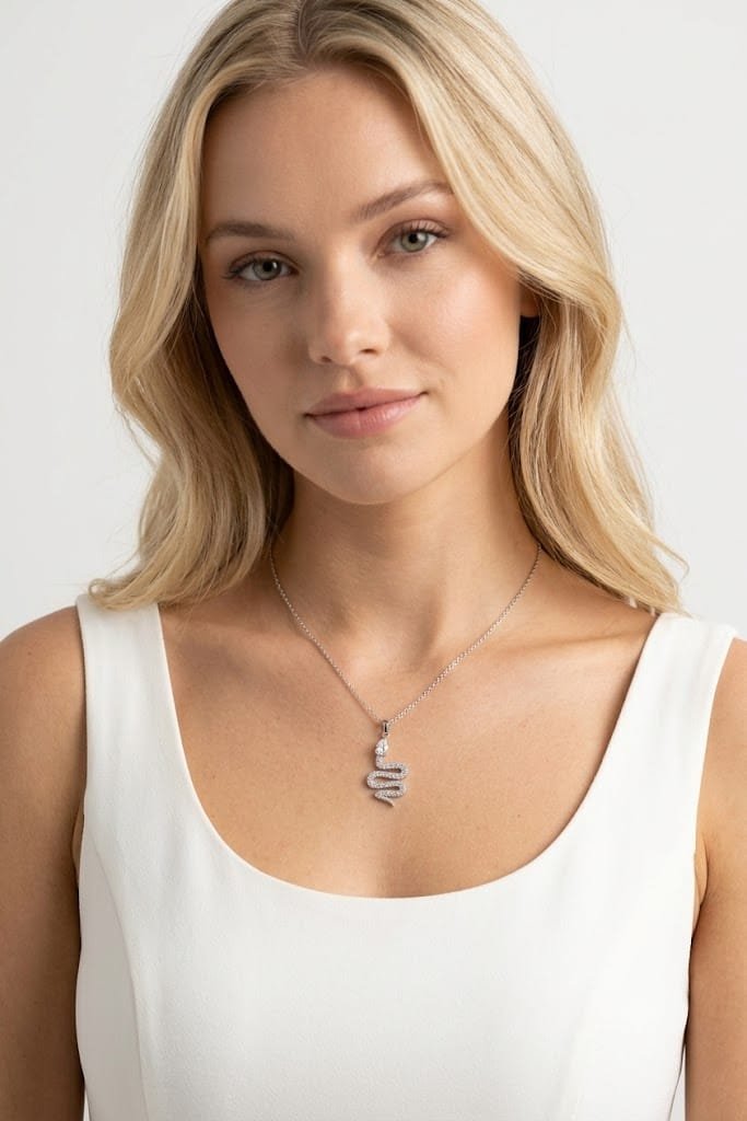 Yılan Model Zirkon Taşlı Çelik Kolye