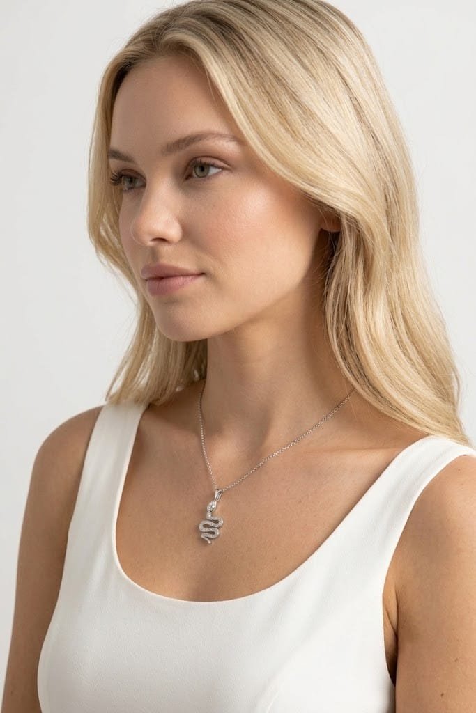 Yılan Model Zirkon Taşlı Çelik Kolye