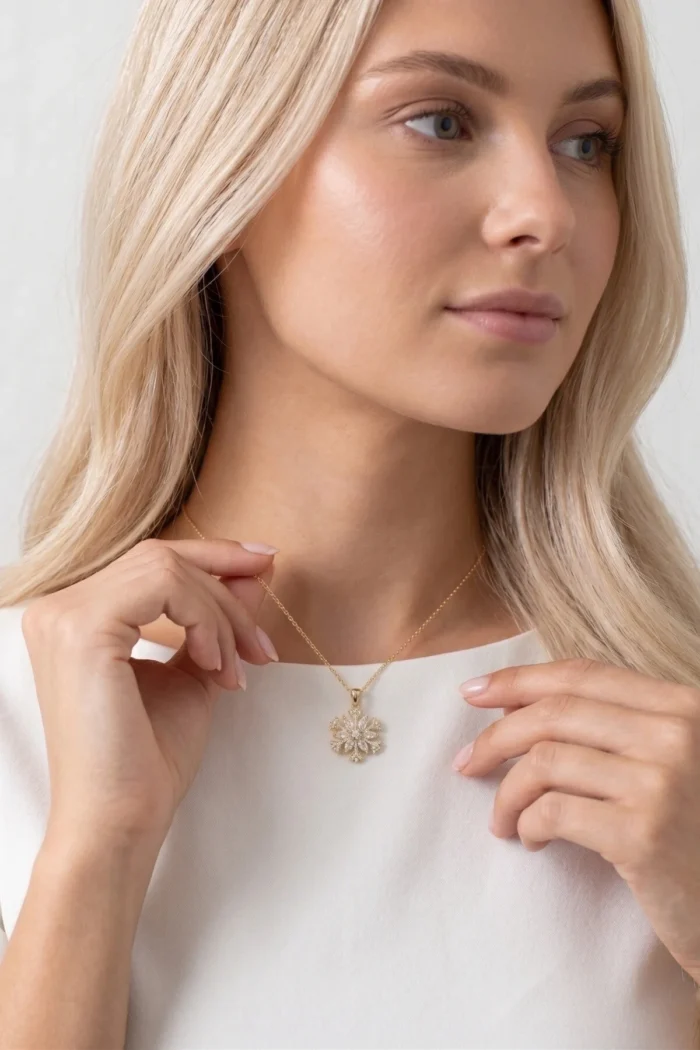 Kar Tanesi Model Zirkon Taşlı Çelik Kolye