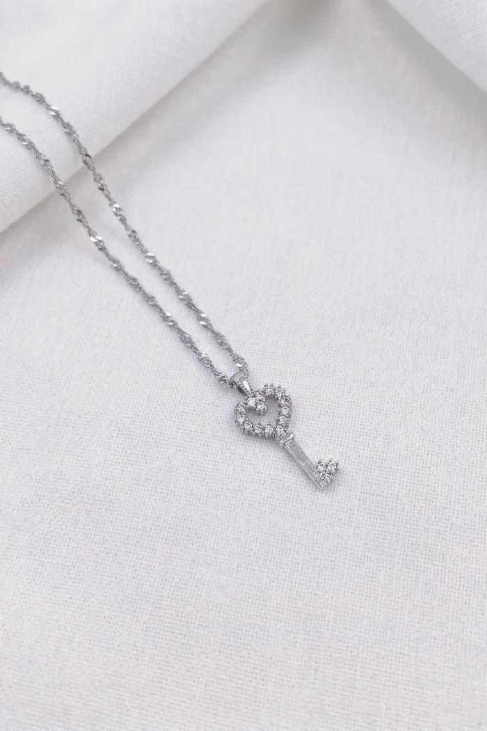 Anahtar Model Zirkon Taşlı Çelik Kolye