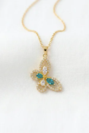 Kelebek Model Zirkon Taşlı Çelik Kolye Kelebek Model Zirkon Taşlı Çelik Kolye