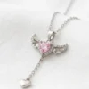 Kalpli Kanat Model Pembe Zirkon Taşlı Çelik Kolye Kalpli Kanat Model Pembe Zirkon Taşlı Çelik Kolye