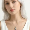 Çiçek ve Yıldız İşlemeli Çizme Model Zirkon Taşlı Çelik Kolye