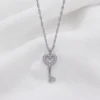 Anahtar Model Zirkon Taşlı Çelik Kolye