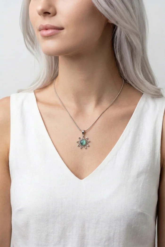 Güneş Model Yeşil Zirkon Taşlı Çelik Kolye