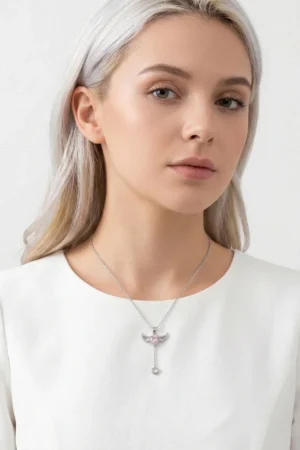 Kalpli Kanat Model Pembe Zirkon Taşlı Çelik Kolye