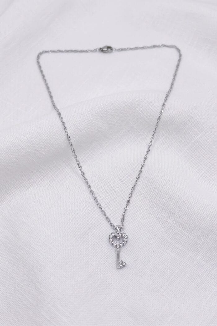 Anahtar Model Zirkon Taşlı Çelik Kolye