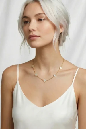 Yonca Model Çelik Kolye